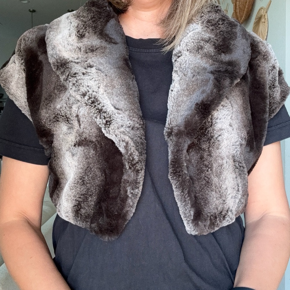 Mango Dark Brown Faux Fur Vest Size Small - Picture 2 of 8
